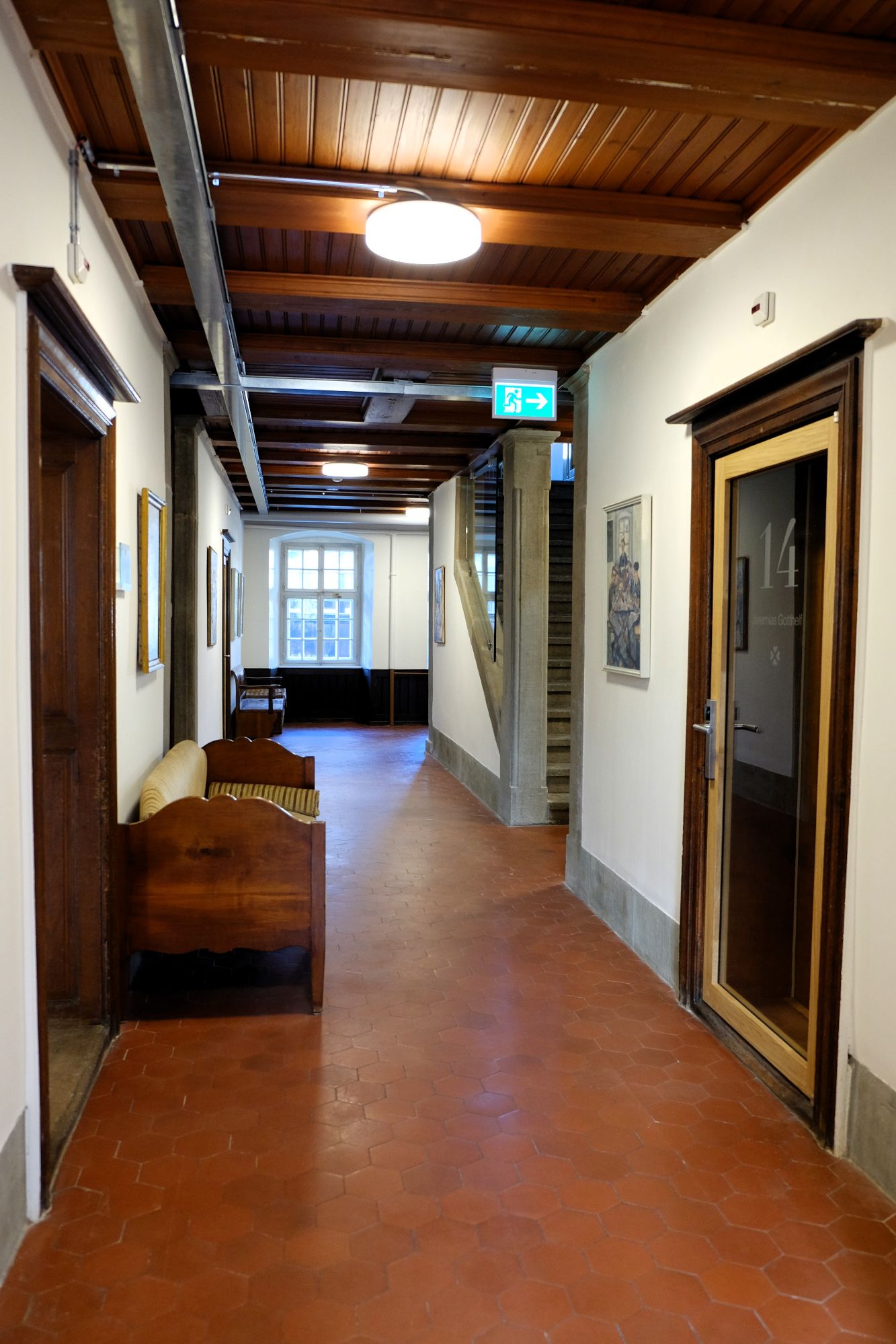 Kreuz Herzogenbuchsee Gang 1. Stock