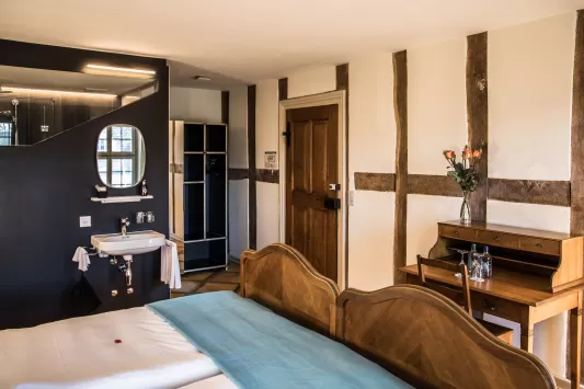 Amy Moser Zimmer 27